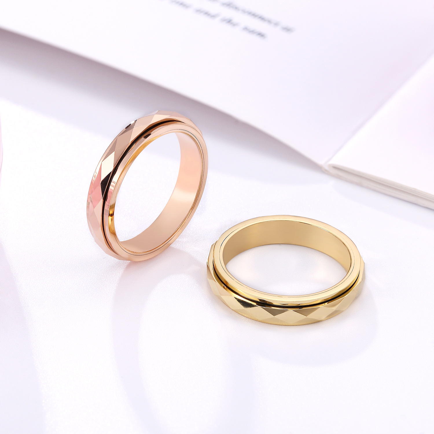Bague acier tungstène tournante femme index