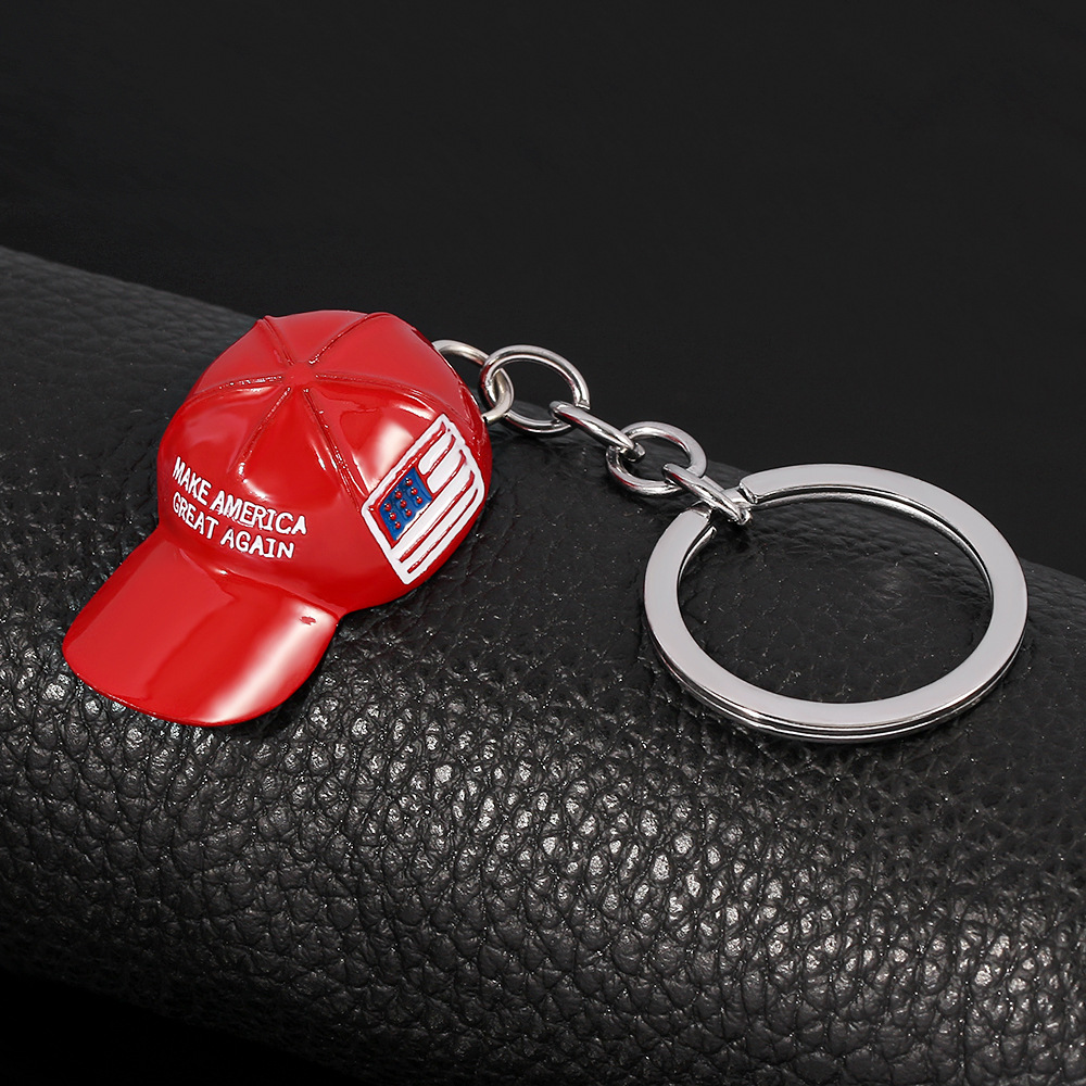 Chapeau rouge hip hop homme avec porte-clés