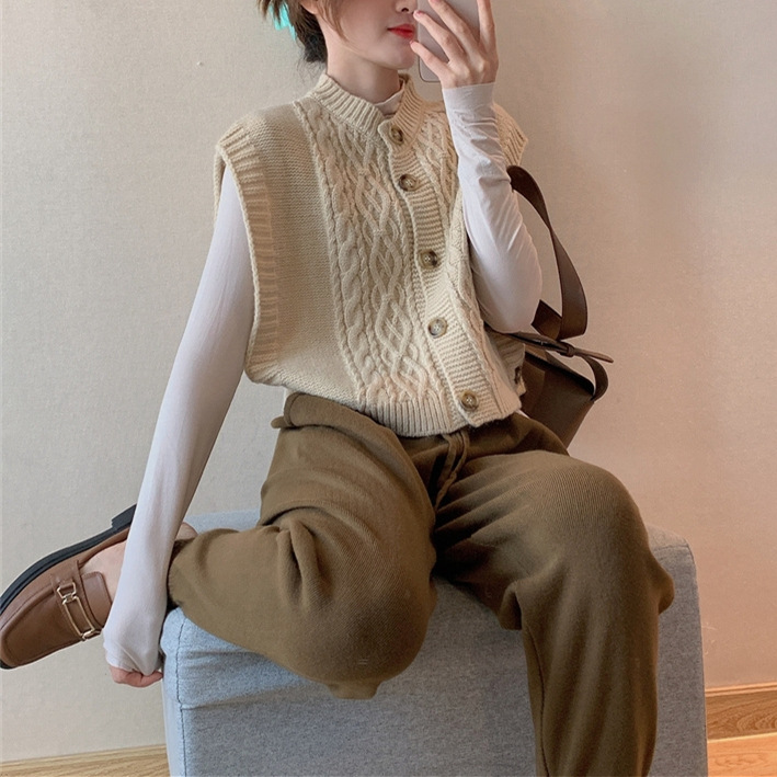 Gilet tricoté sans manches bouton col rond épais