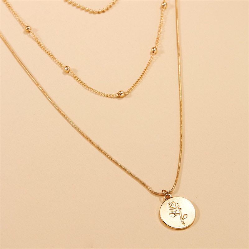 Collier multicouche rose femme versatile