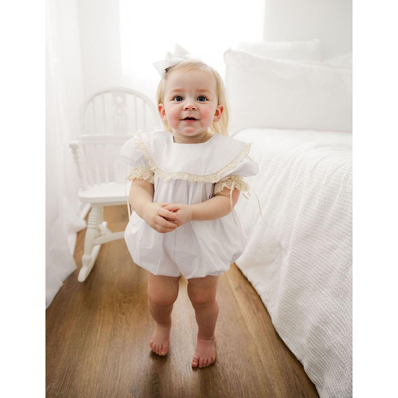 Grenouillère bébé fille dentelle blanche