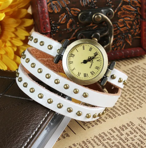 Ceinture Cuir Rivetée Chaîne de Montre Rétro
