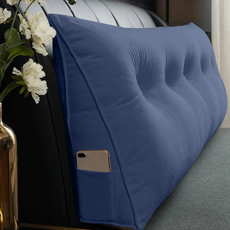 Coussin de lecture triangulaire bouton bleu