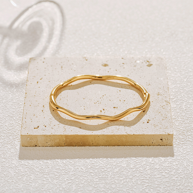 Simple bracelet doré