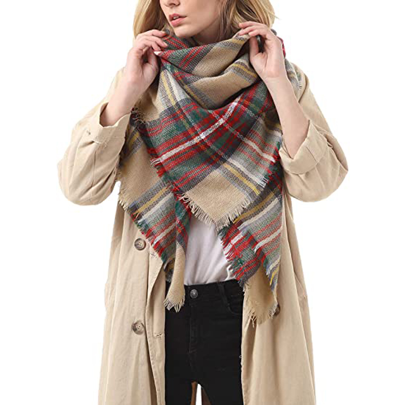 Foulard femme 59x59po à carreaux avec glands