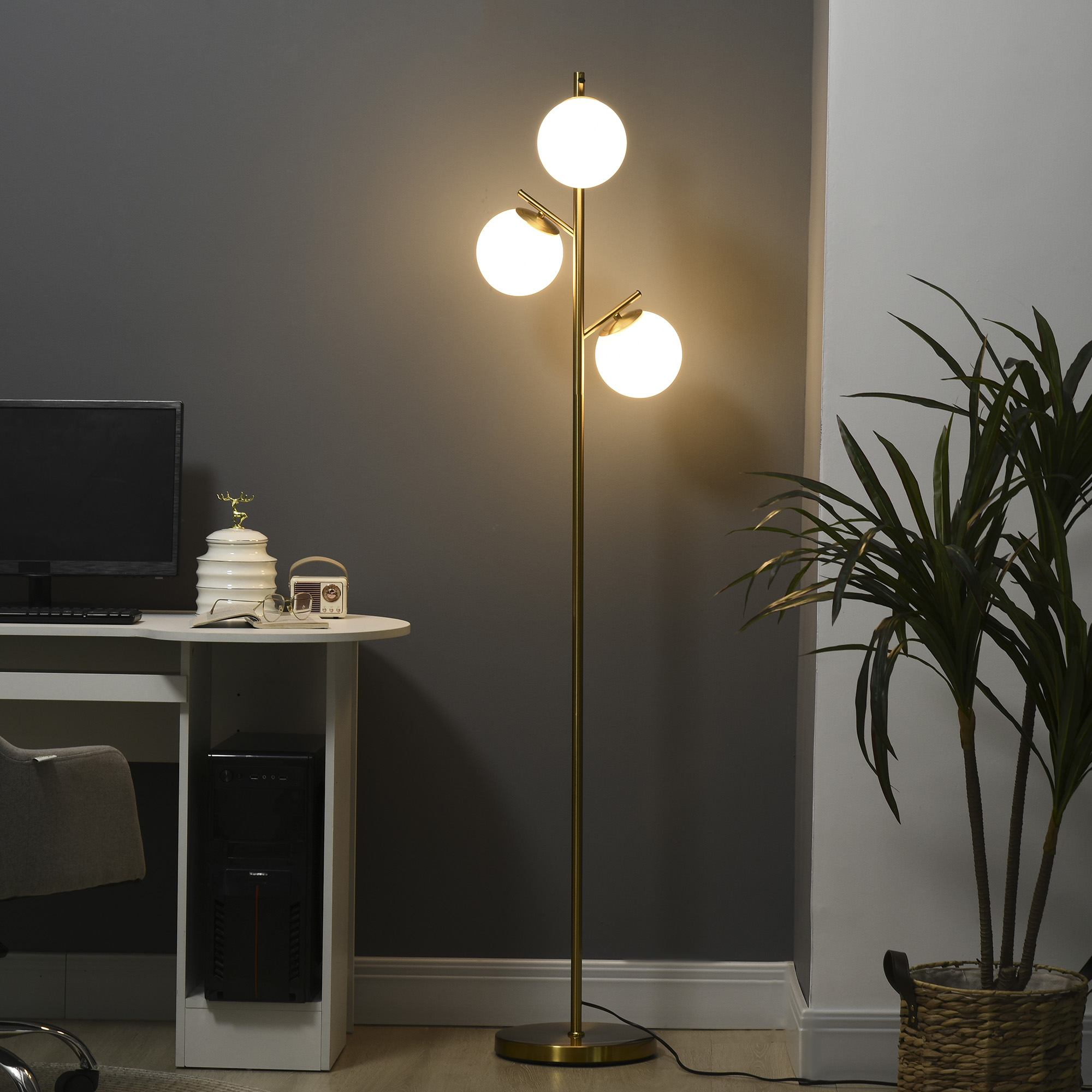 Lampadaire 3 lumières moderne doré 66.5po