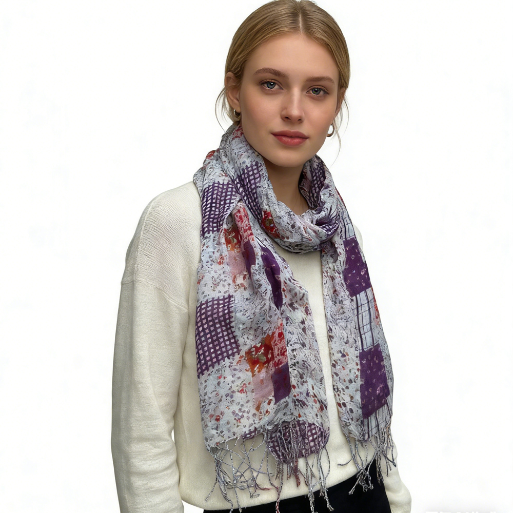 Long foulard lilas motif floral léger