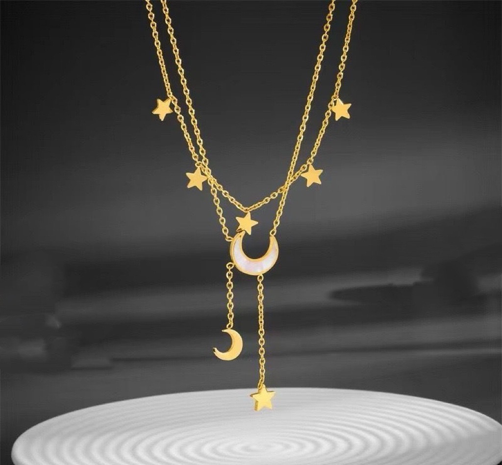 Collier or lune étoiles astrologie chaîne superposée
