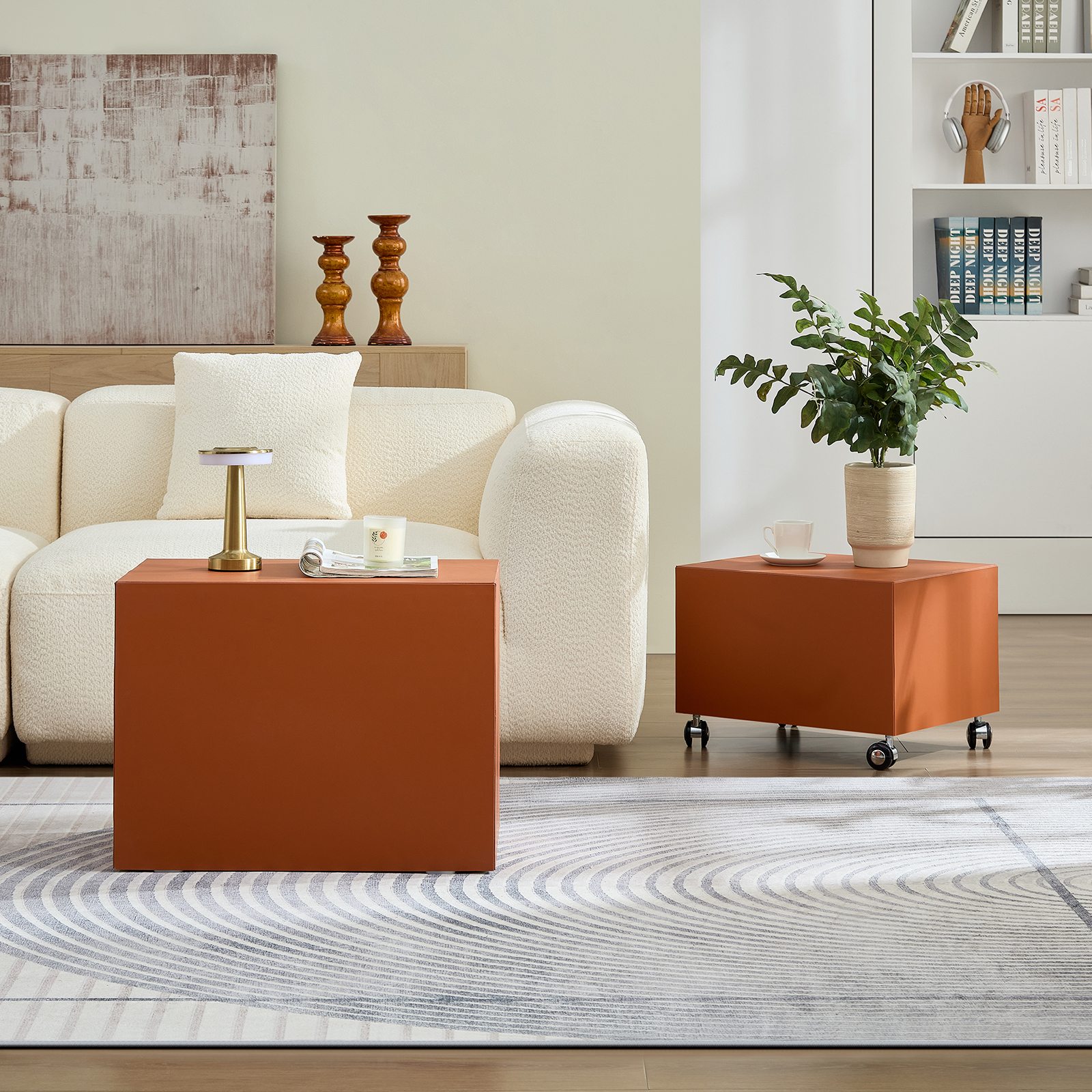 Table cuir selle orange MDF, compact, décor salon