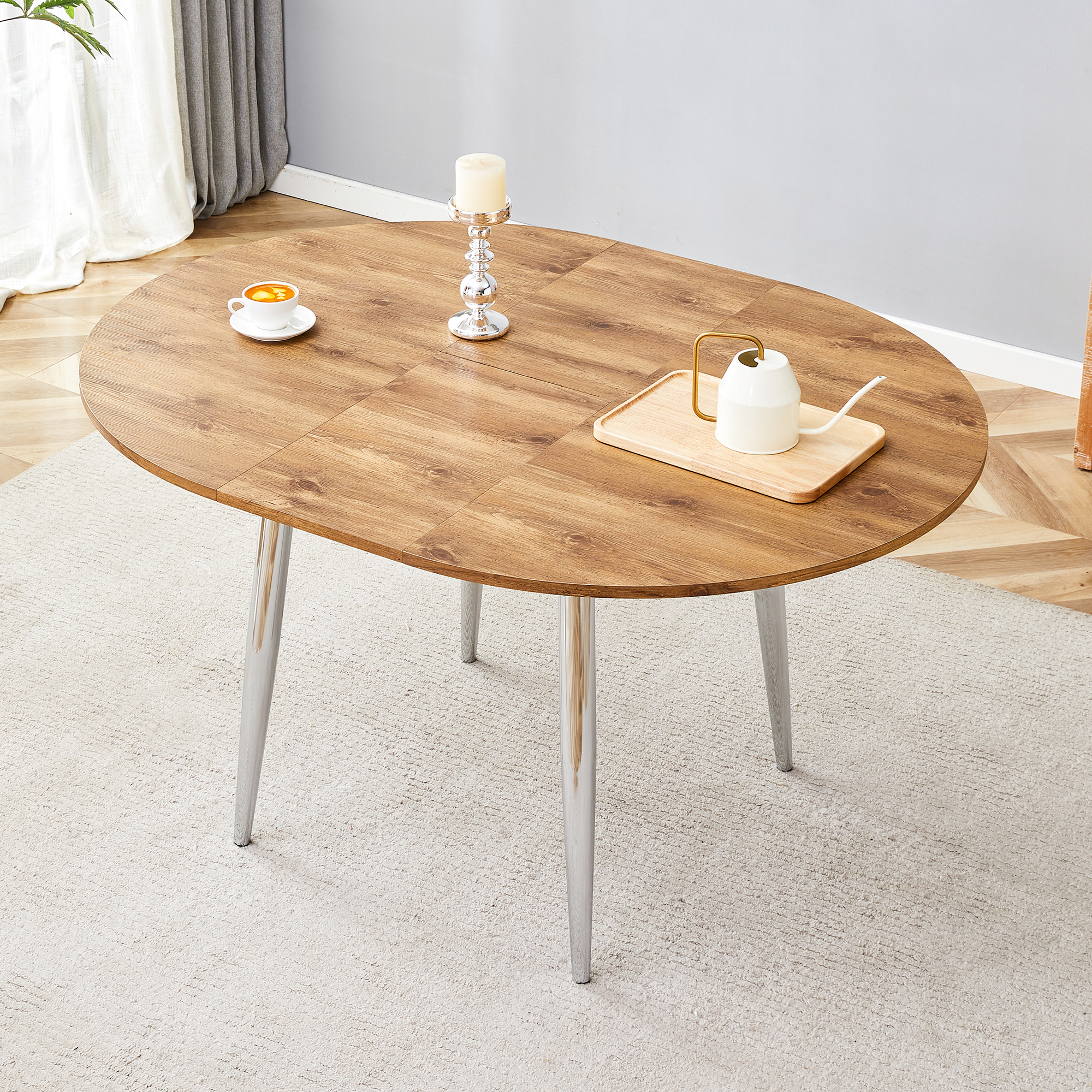 Table MDF grain bois plateau, pieds métal argent, design moderne