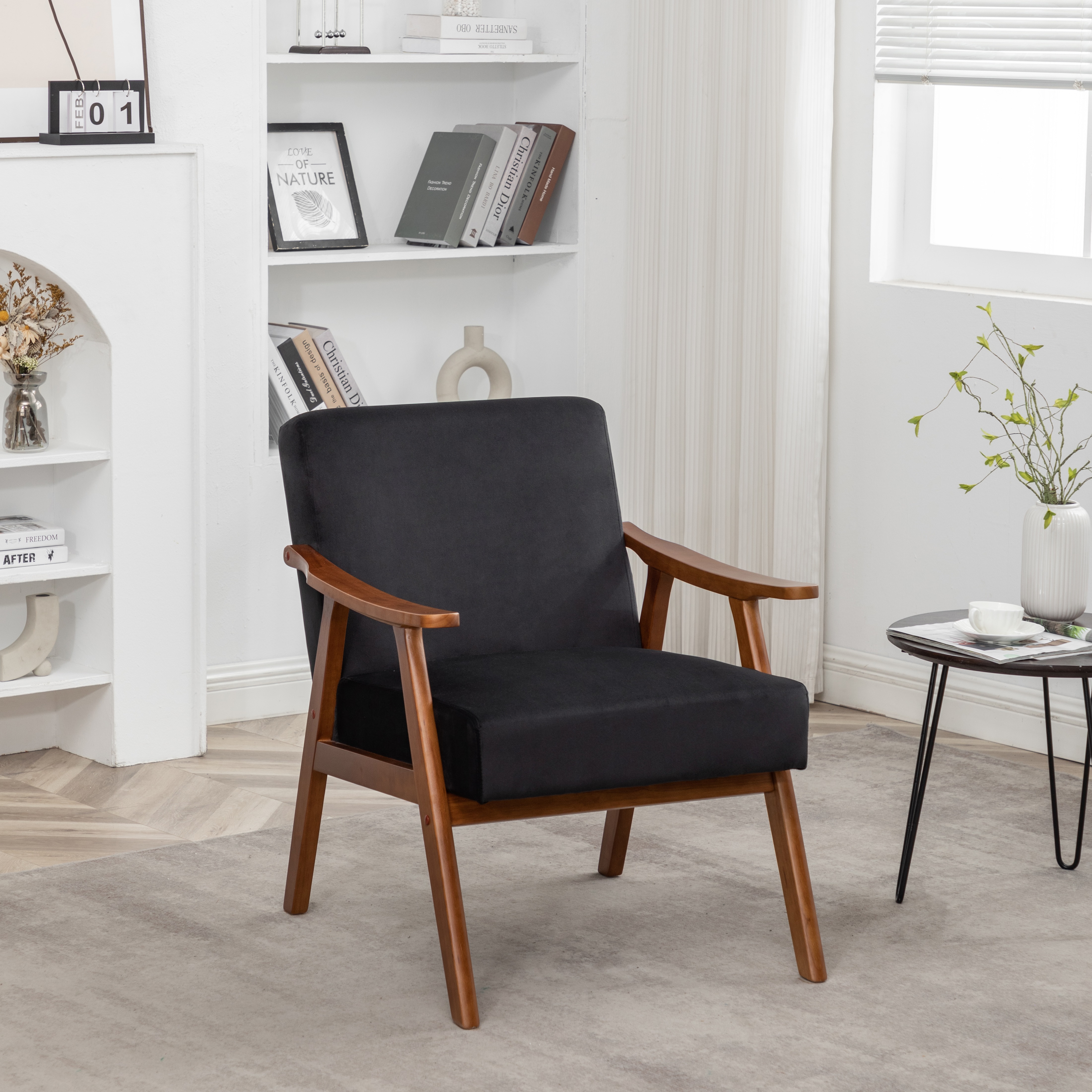 Fauteuil accent velours, cadre bois, design mi-siècle, noir