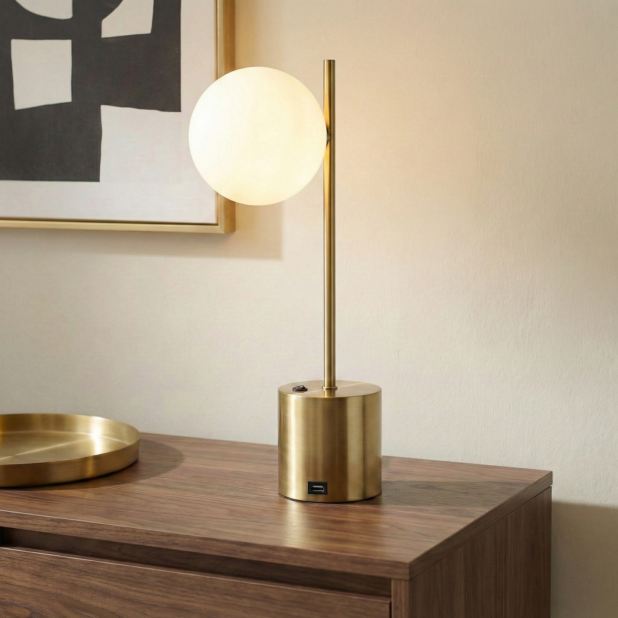 Lampe de table moderne en laiton avec globe blanc 22 po H