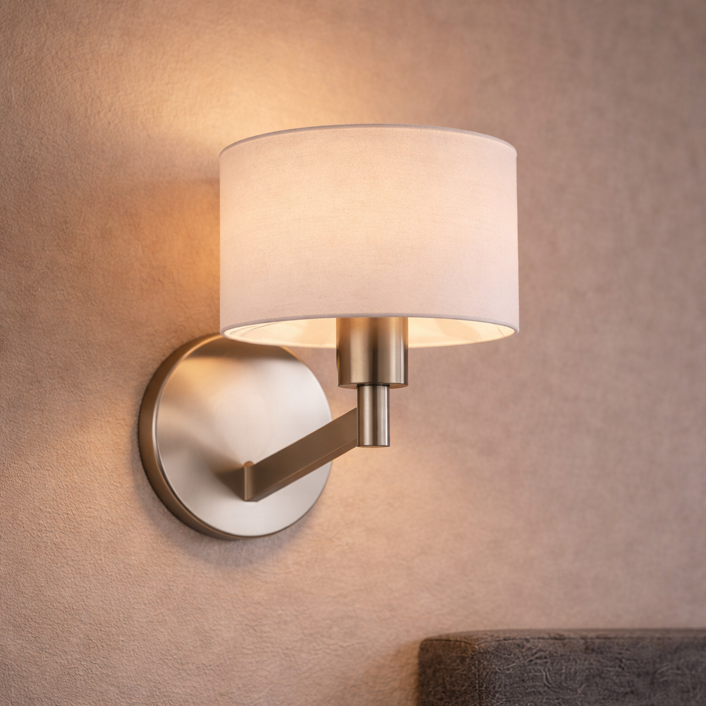 Lampe murale Nebula nickel brossé, abat-jour tissu blanc, rotative