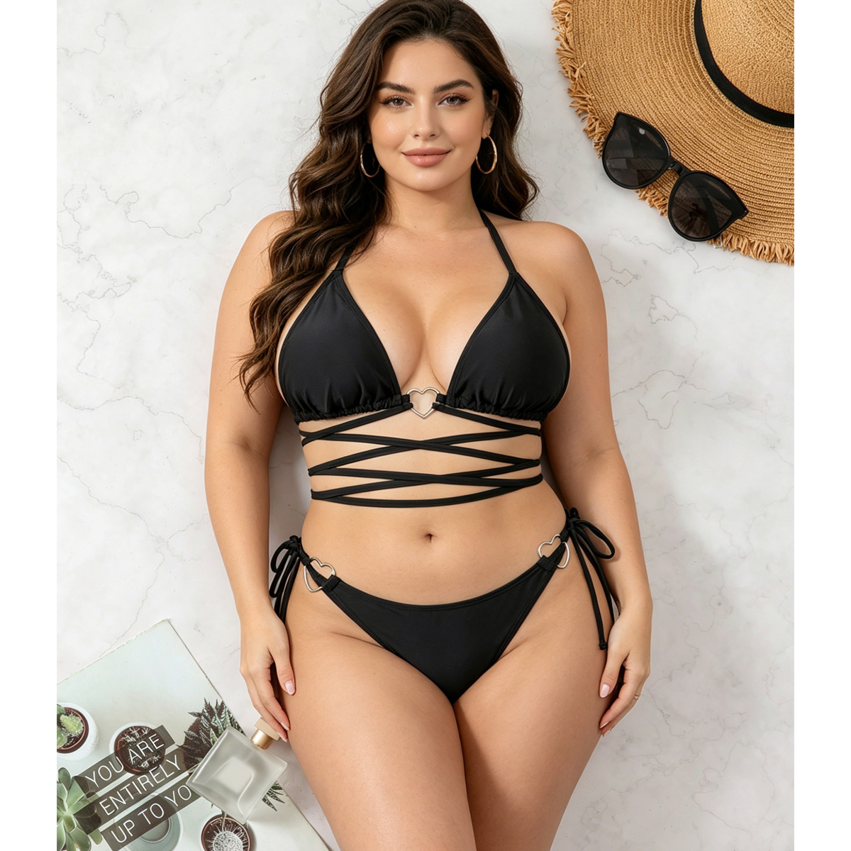 Bikini 2 pièces noir triangle, haut lacé & bas noué