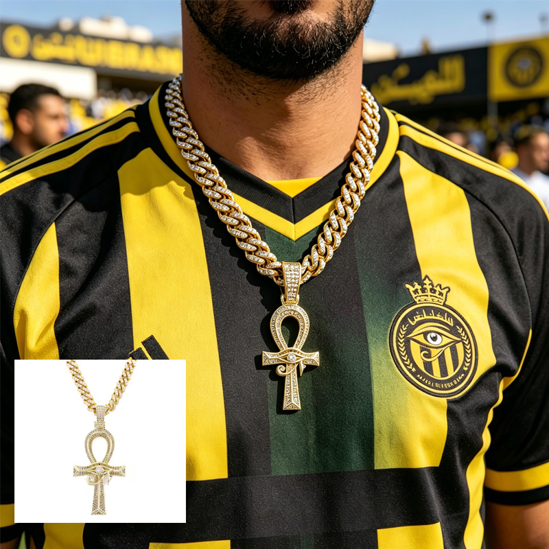 Collier pendentif football 13mm oeil Horus croix diamant