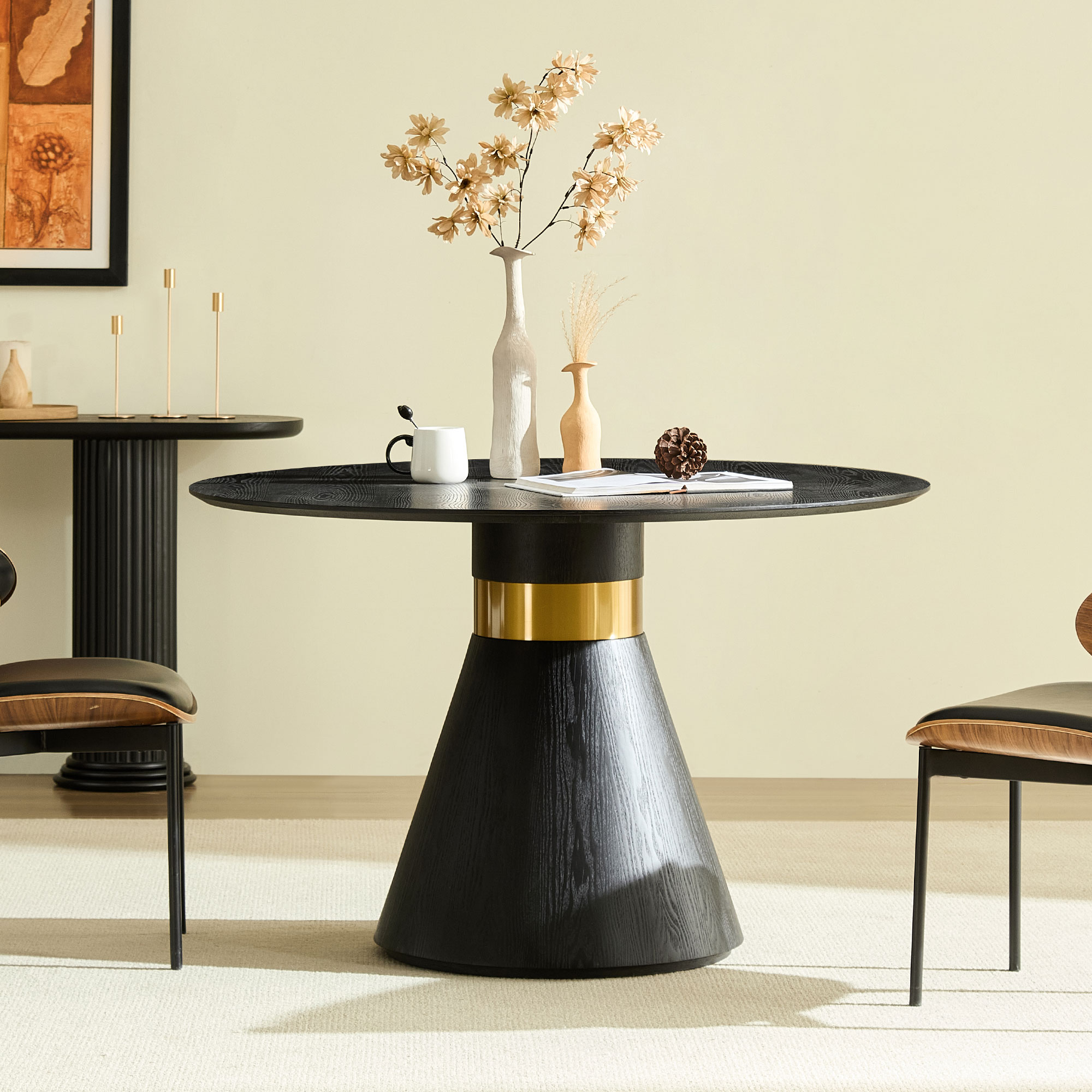 Table à manger rond 47.24 po base noire avec anneau doré