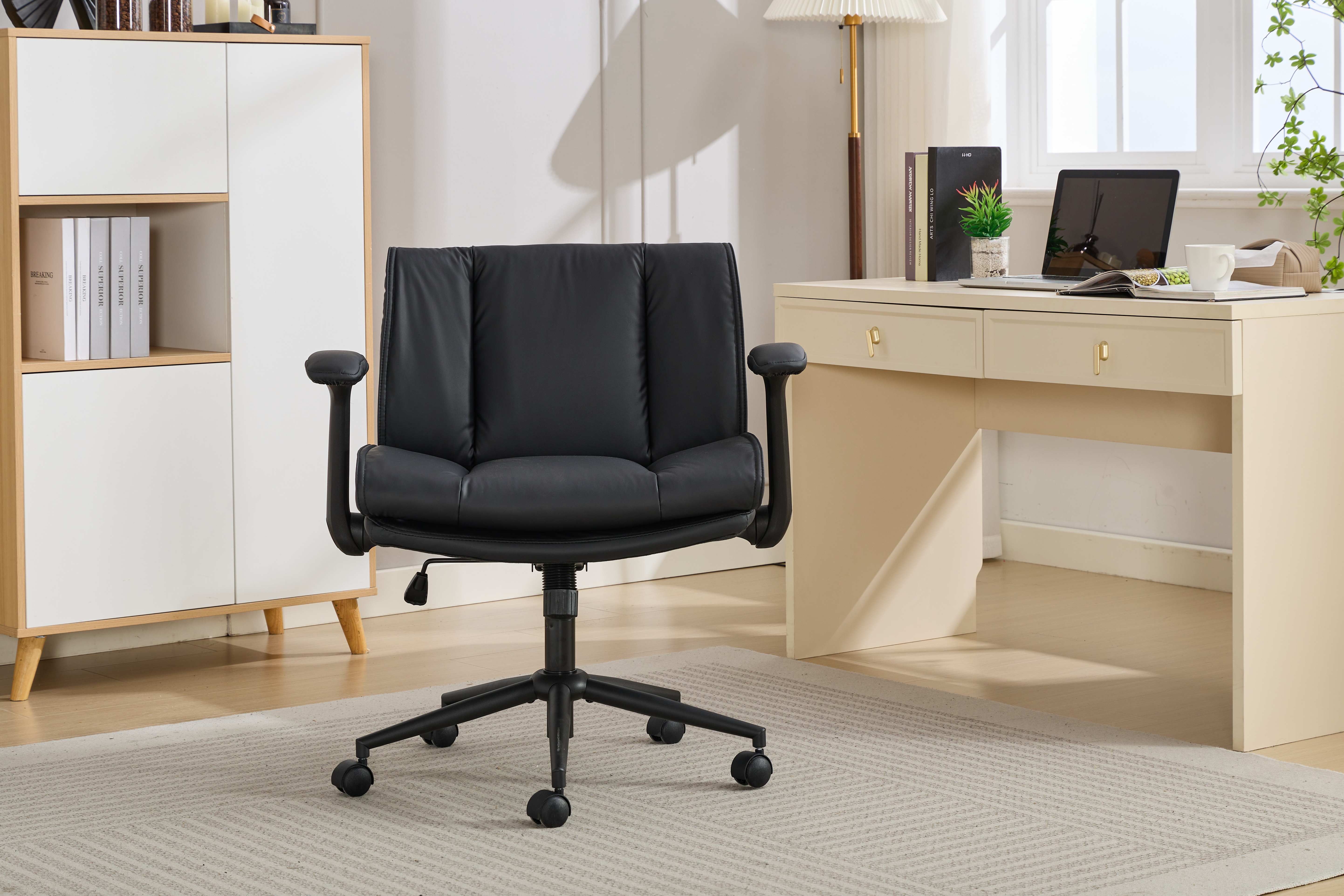 Chaise bureau cuir accoudoirs pivotante noire