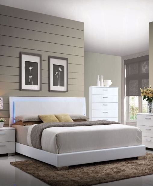 Lit Queen Lorimar cuir synthétique blanc, jambes blanches, DEL