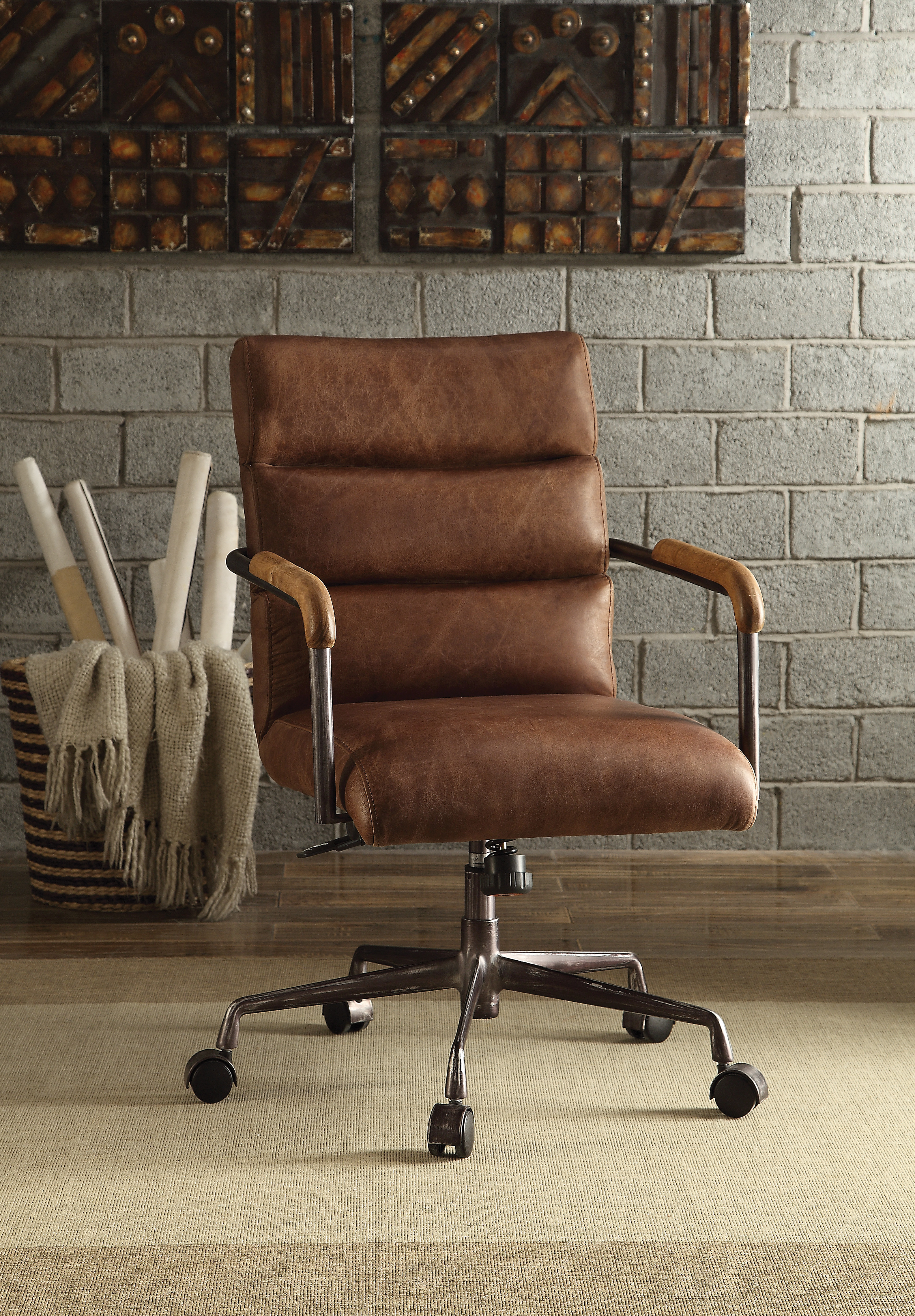 Chaise bureau Harith cuir top grain brun rétro