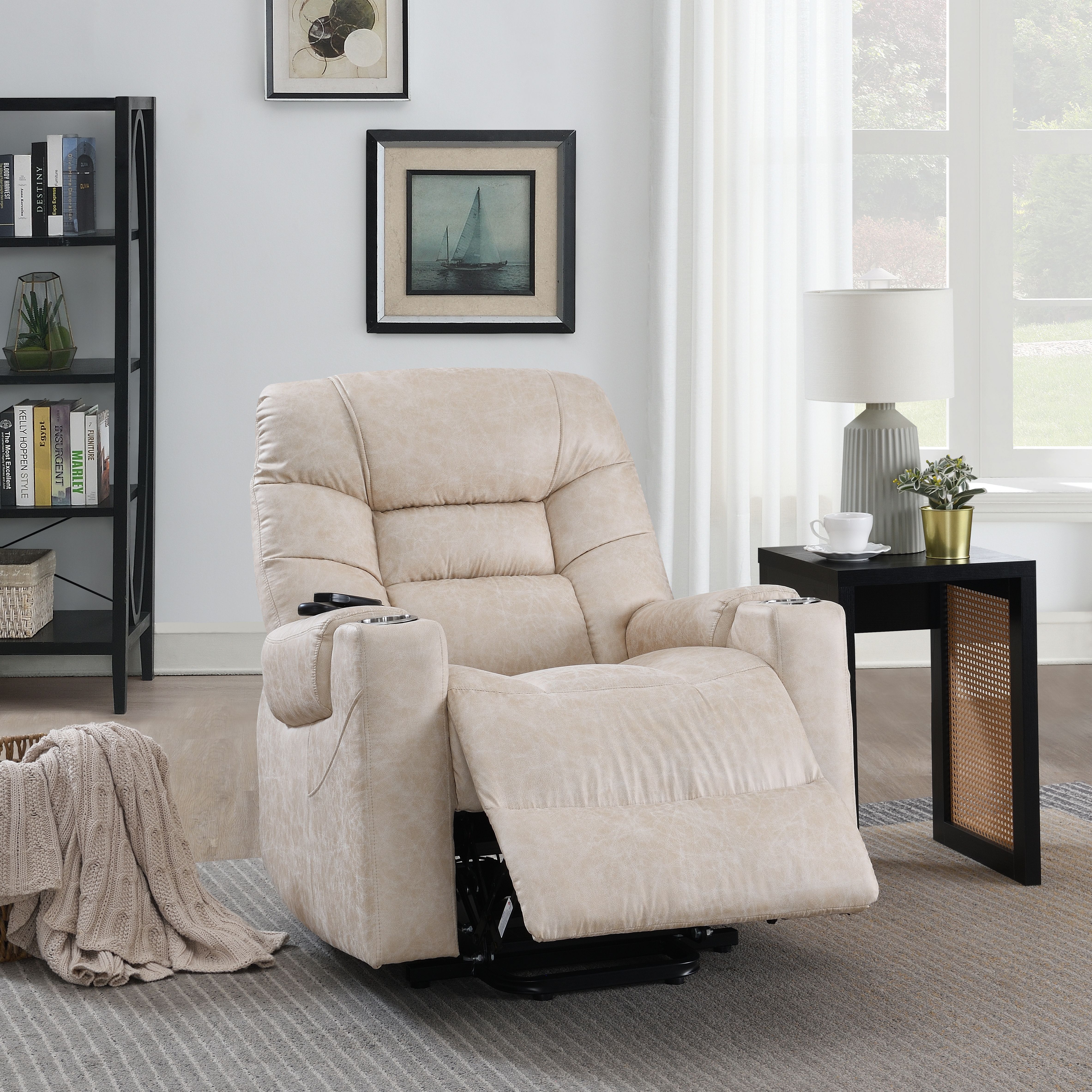 Fauteuil inclinable cuir Nairi ivoire, fonction massage chauffant, avec lève-personne