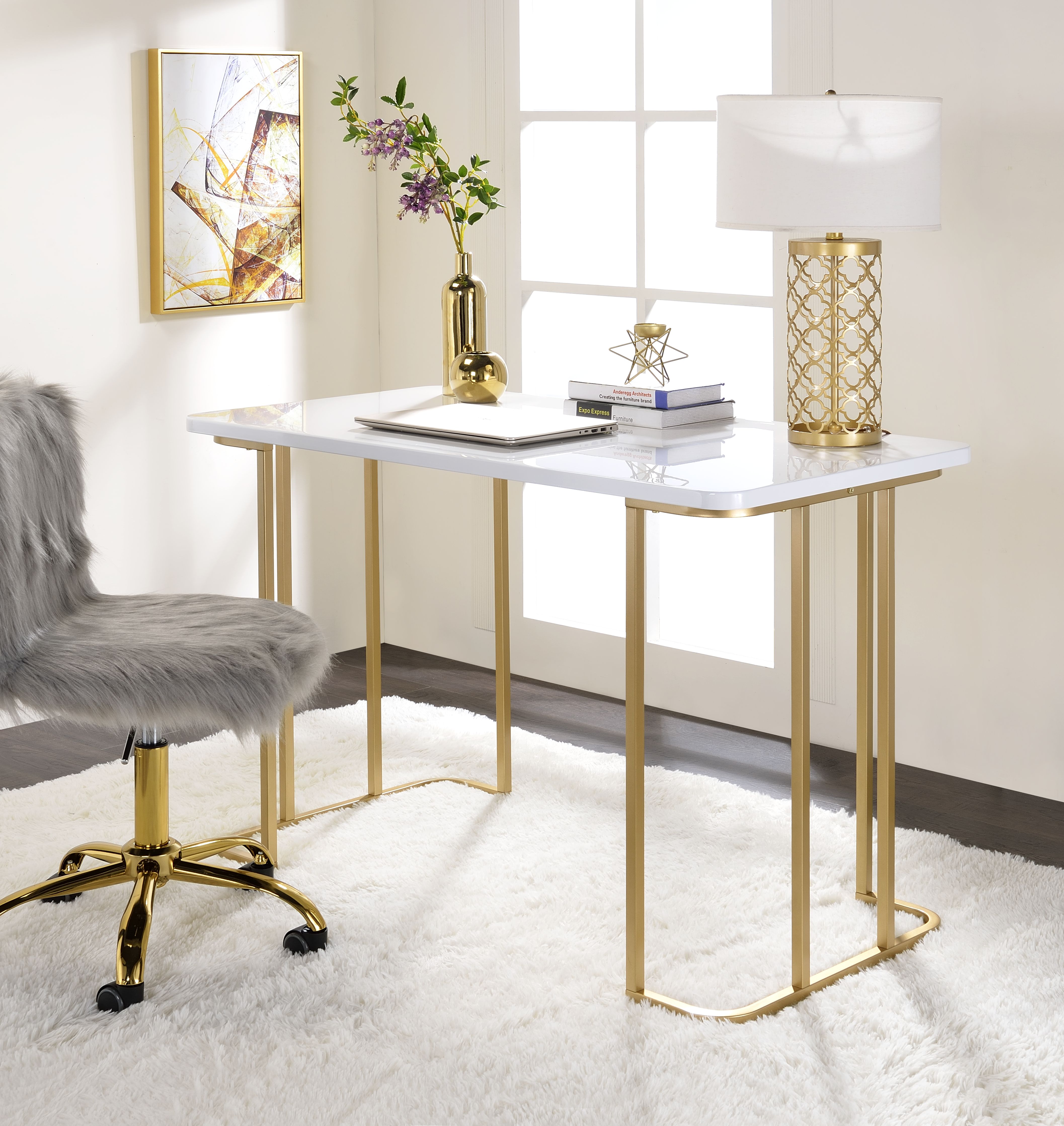 Bureau Estie blanc et or