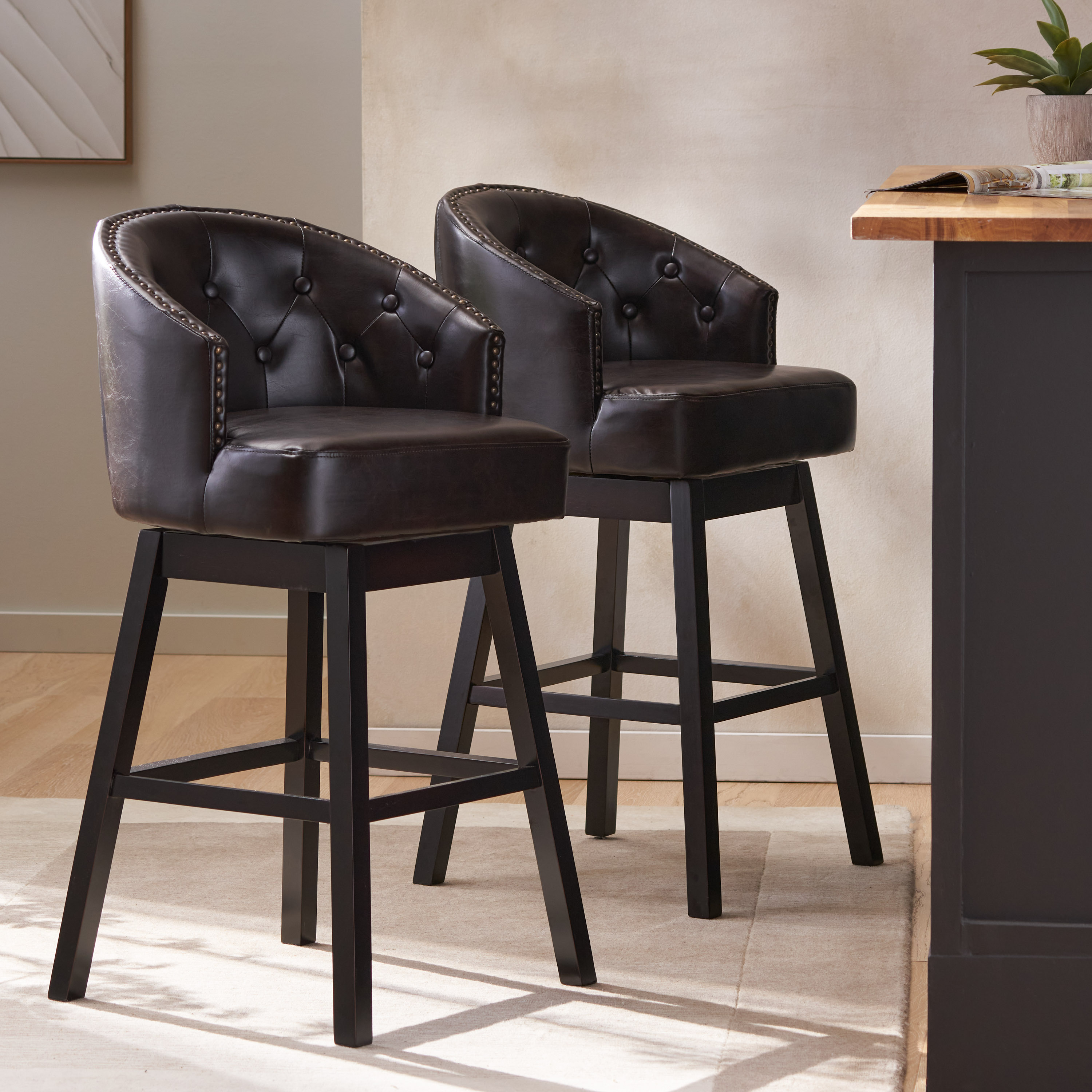Ens. 2 tabourets barre 360° pivotant, détails clous, brun
