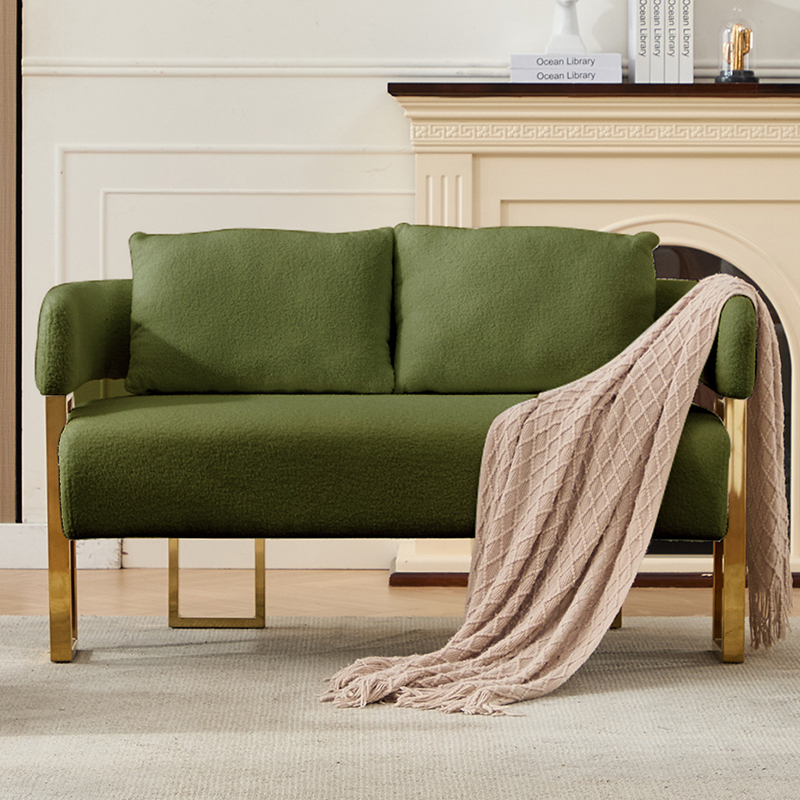TS Chaise décor moderne, jambes métal doré, tissu peluche vert