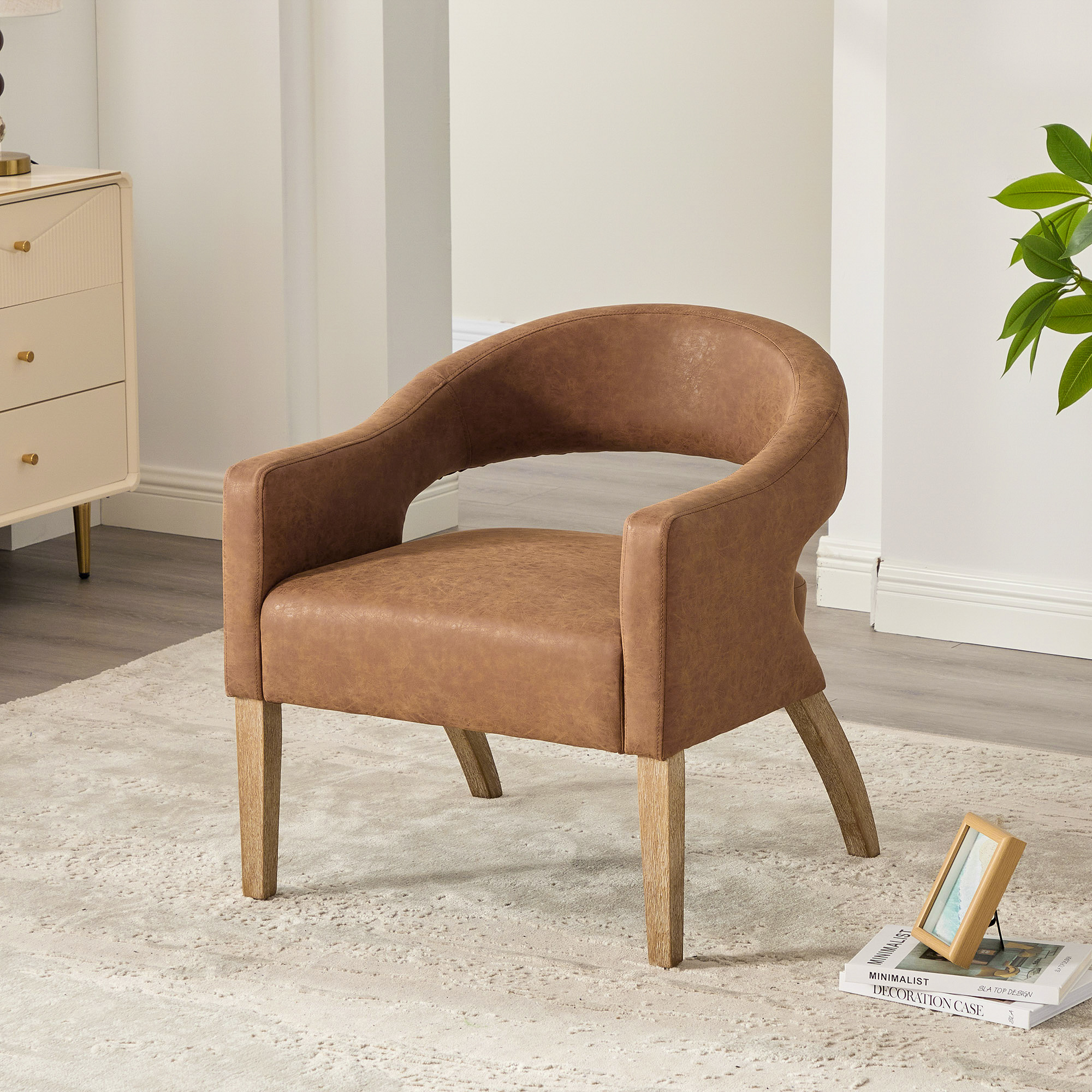 Chaise tonneau PU cuir marron pieds bois rustique