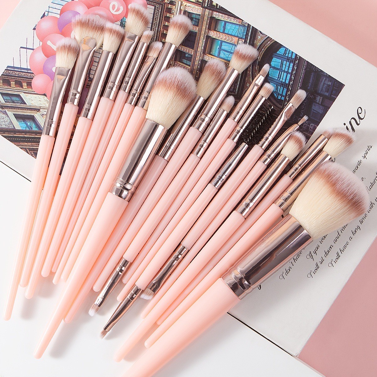 Ensemble 25 pinceaux maquillage synthétiques