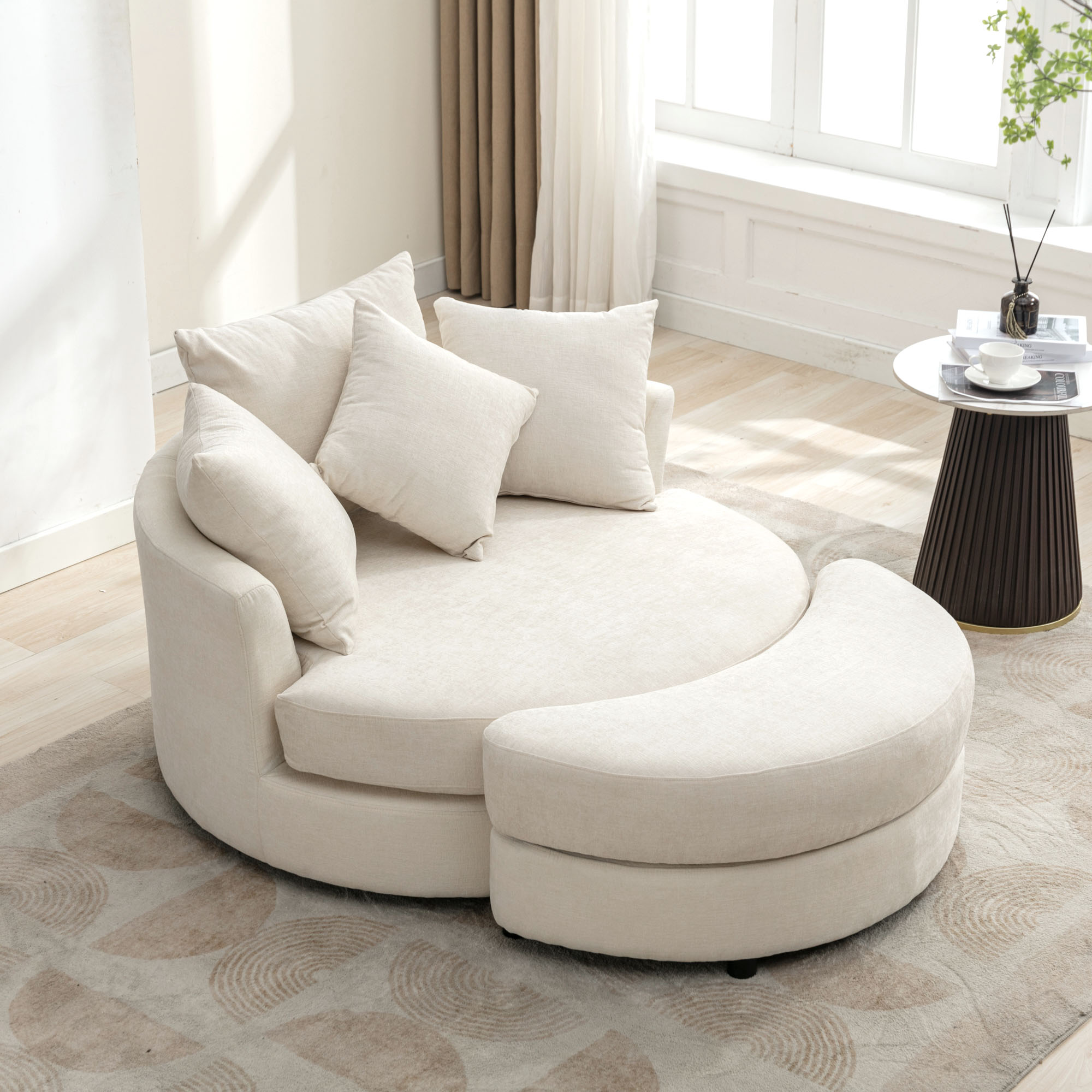 Orisfur. Fauteuil pivotant 360° crème, ottoman, coussins