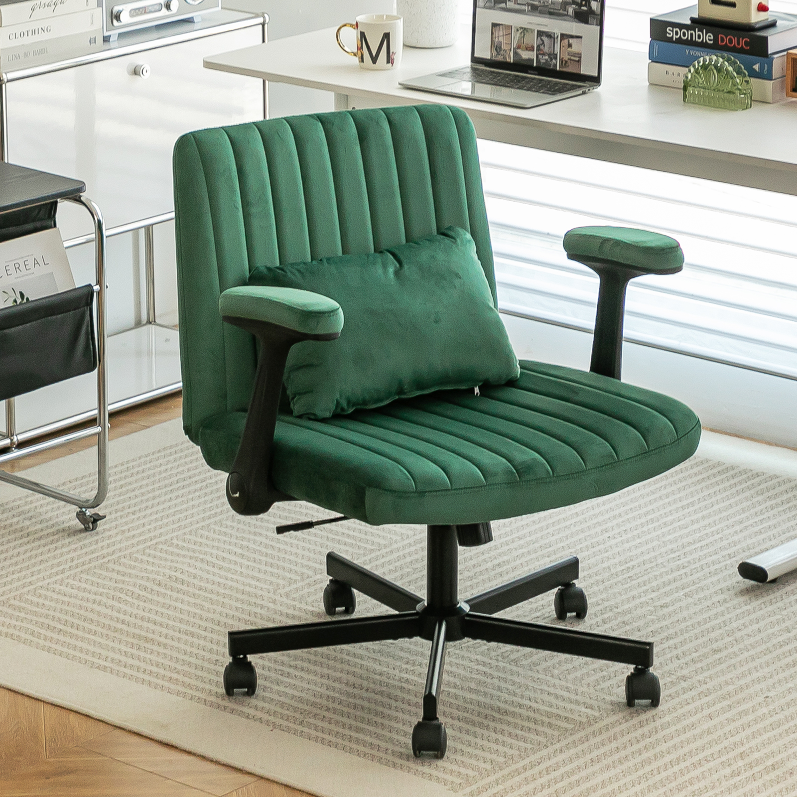 Fauteuil de bureau vert velours avec accoudoirs - Moderne