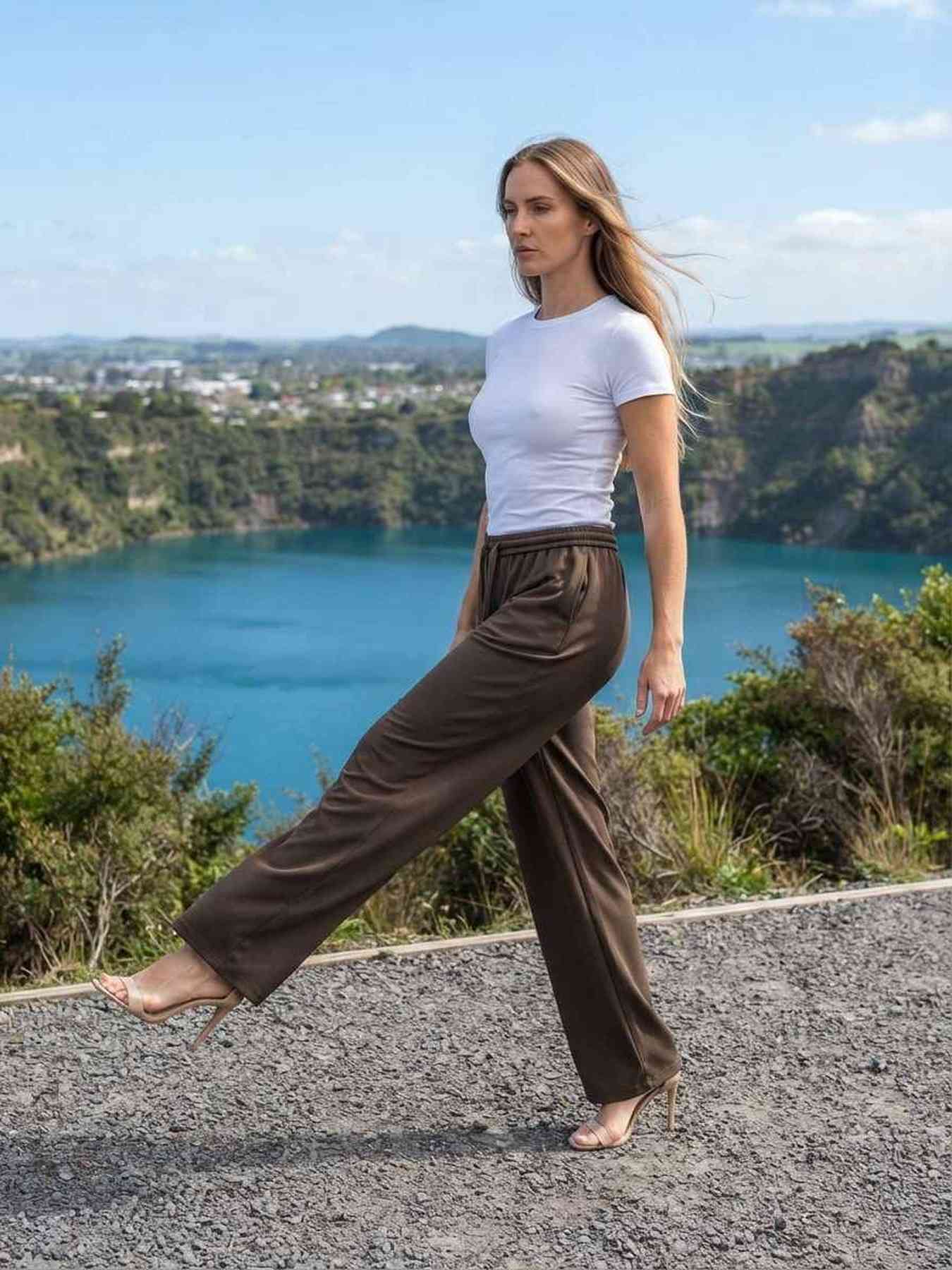 Pantalon décontracté femme, jambe droite, usage quotidien