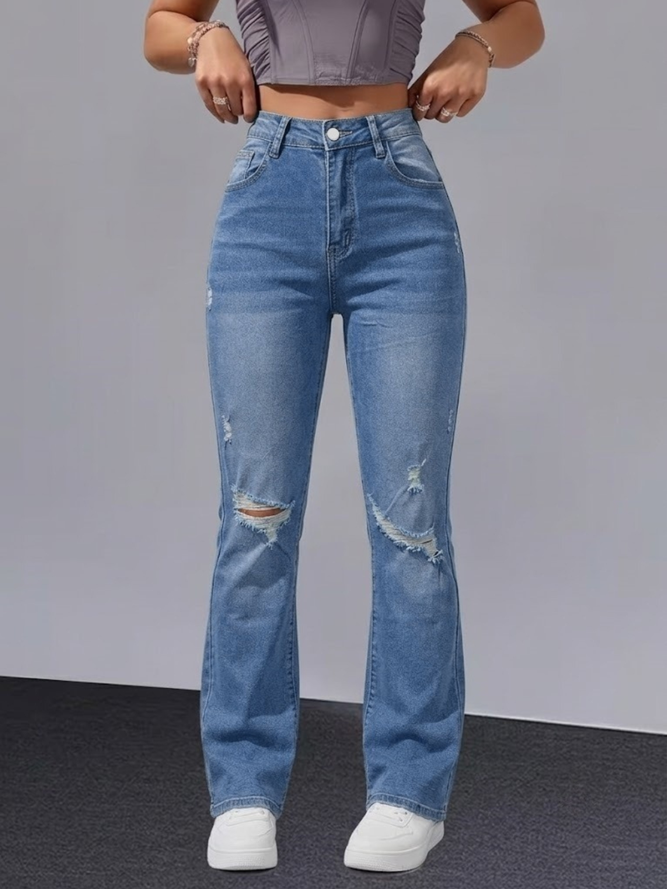 Jean cropped femme, jambe droite, déchiré, extensible