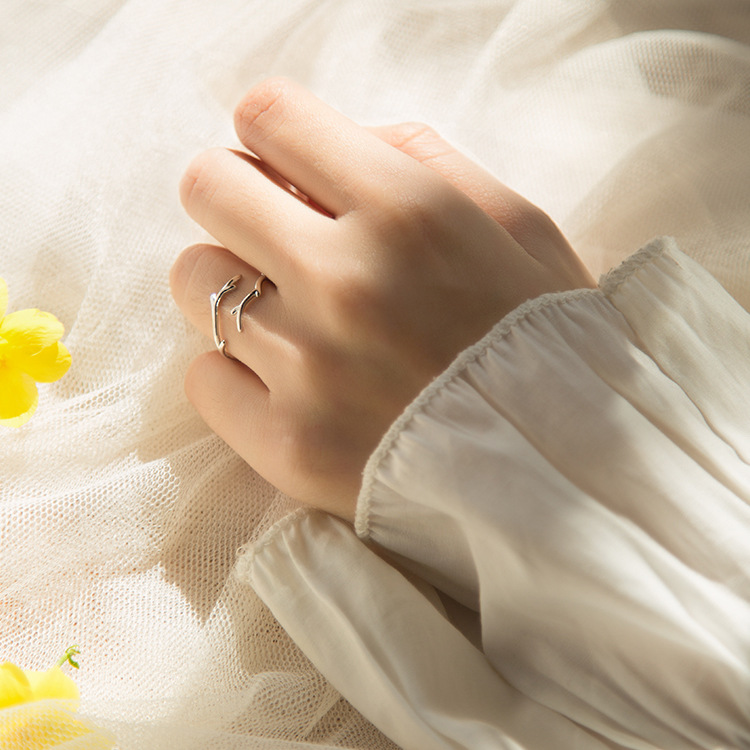 Bague femme bois design épuré tendance