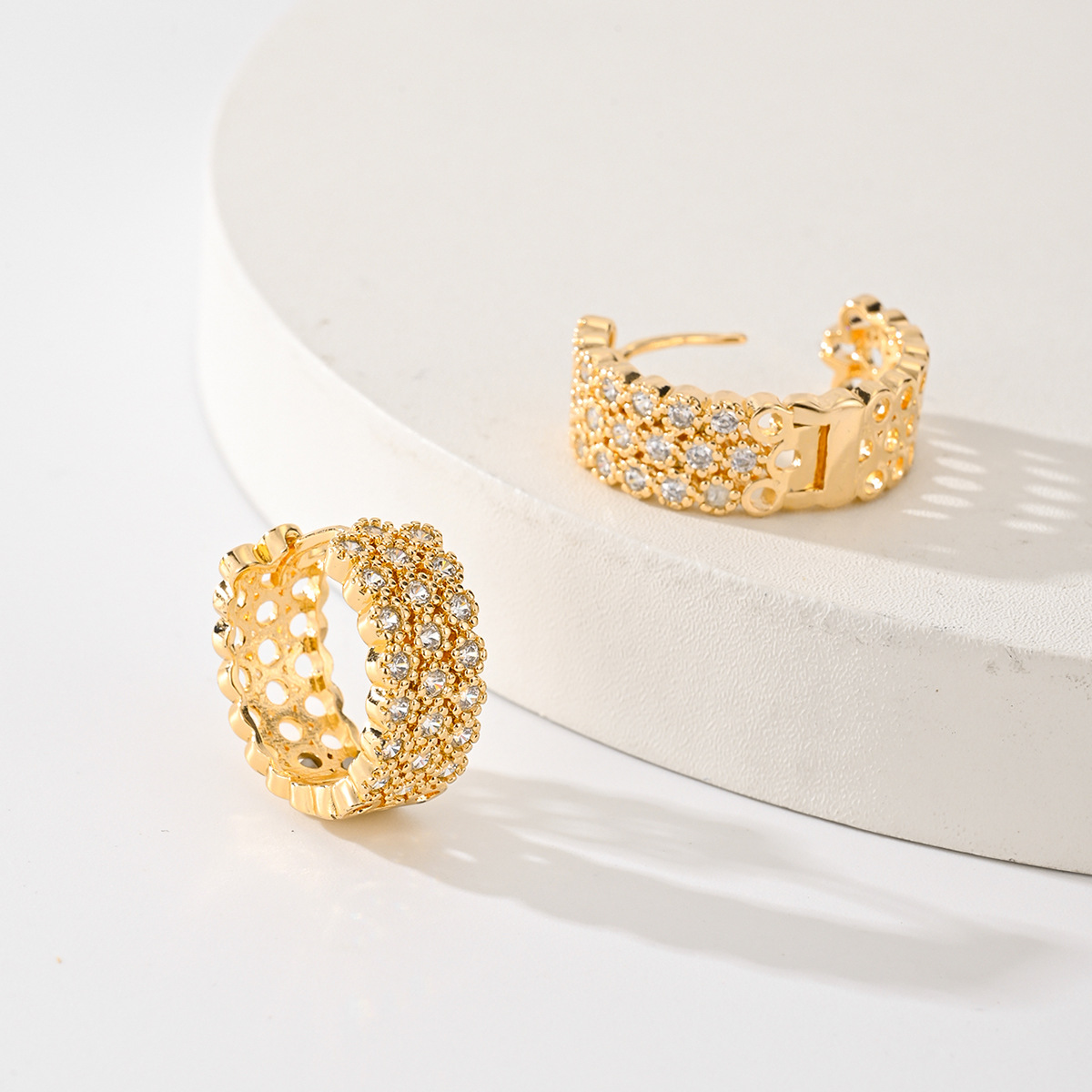 Boucles oreilles bijou design mode