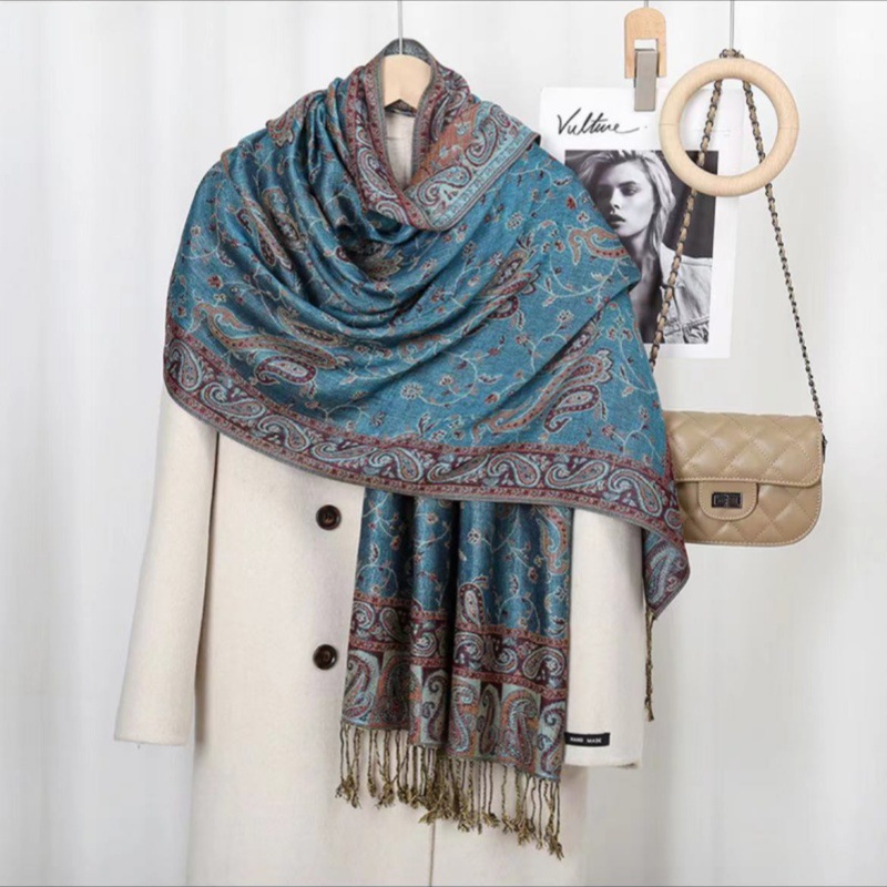 Poncho ethnique bohème broderie noix cajou franges