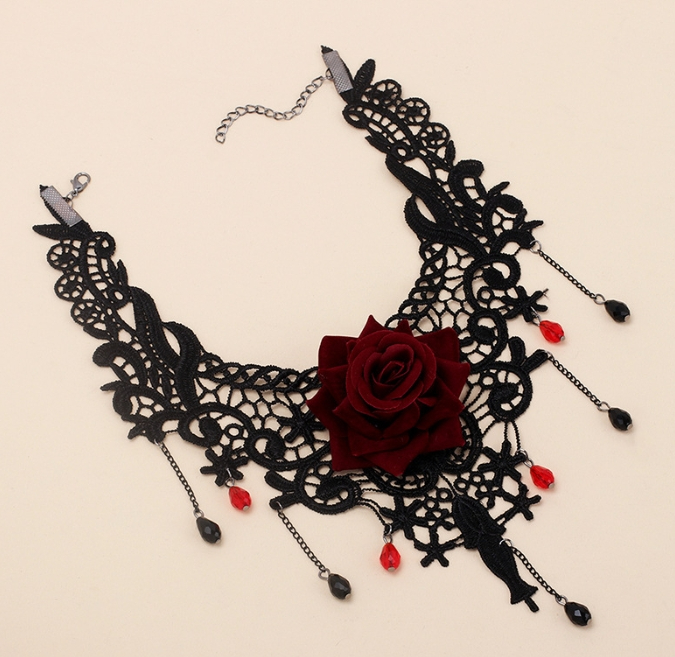 Collier 13