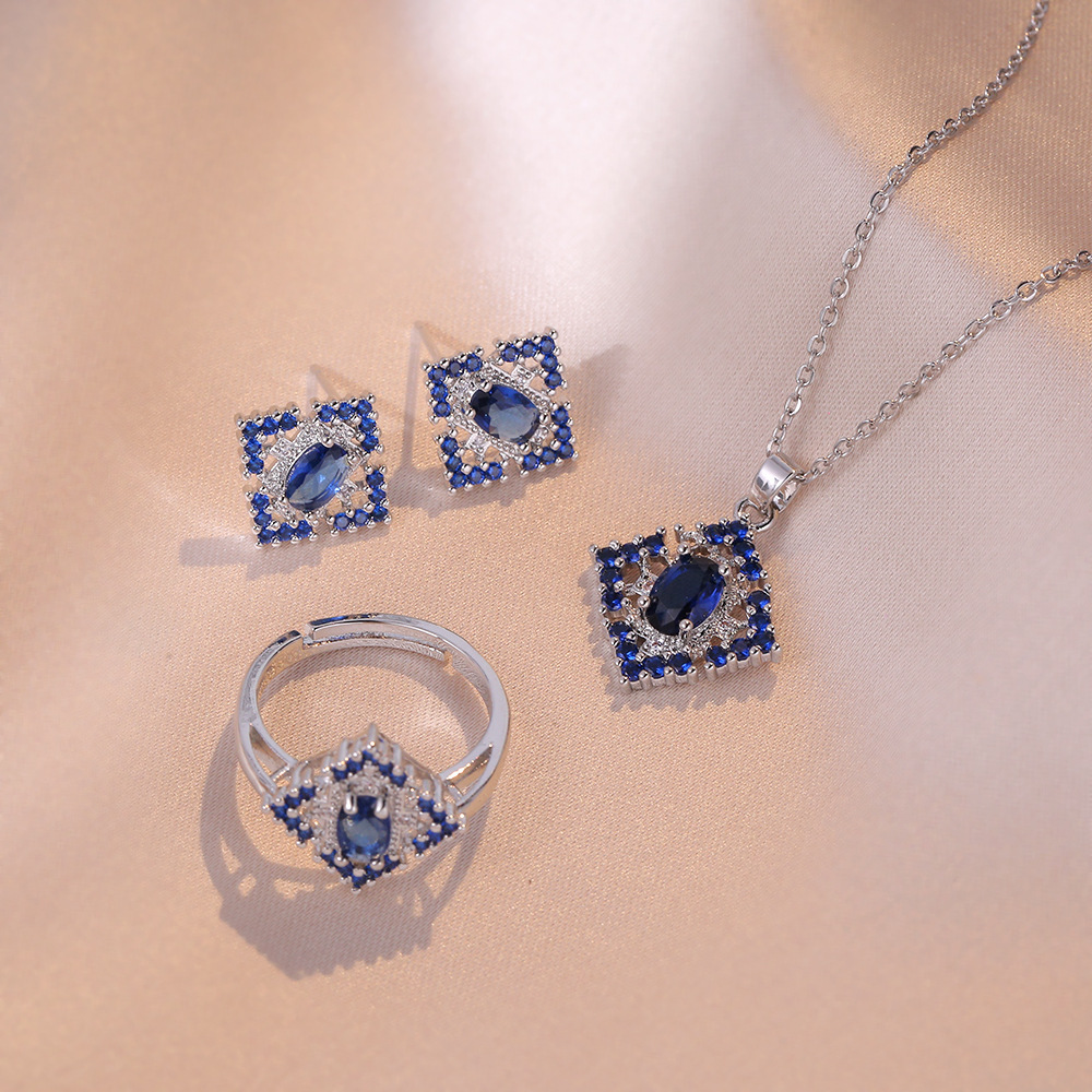 Pendentif fleur saphir zircon design luxe léger