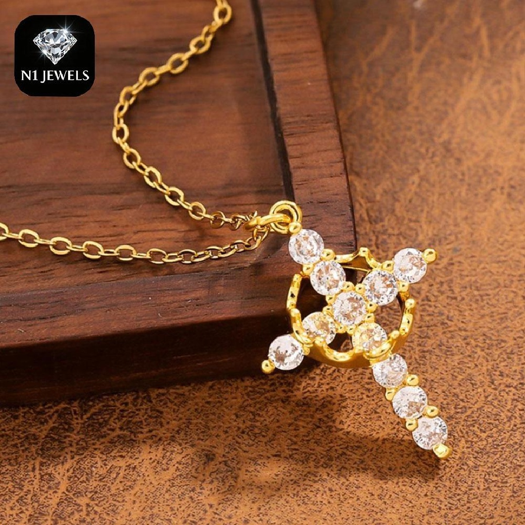 Collier croix couronne femme homme fille religieux