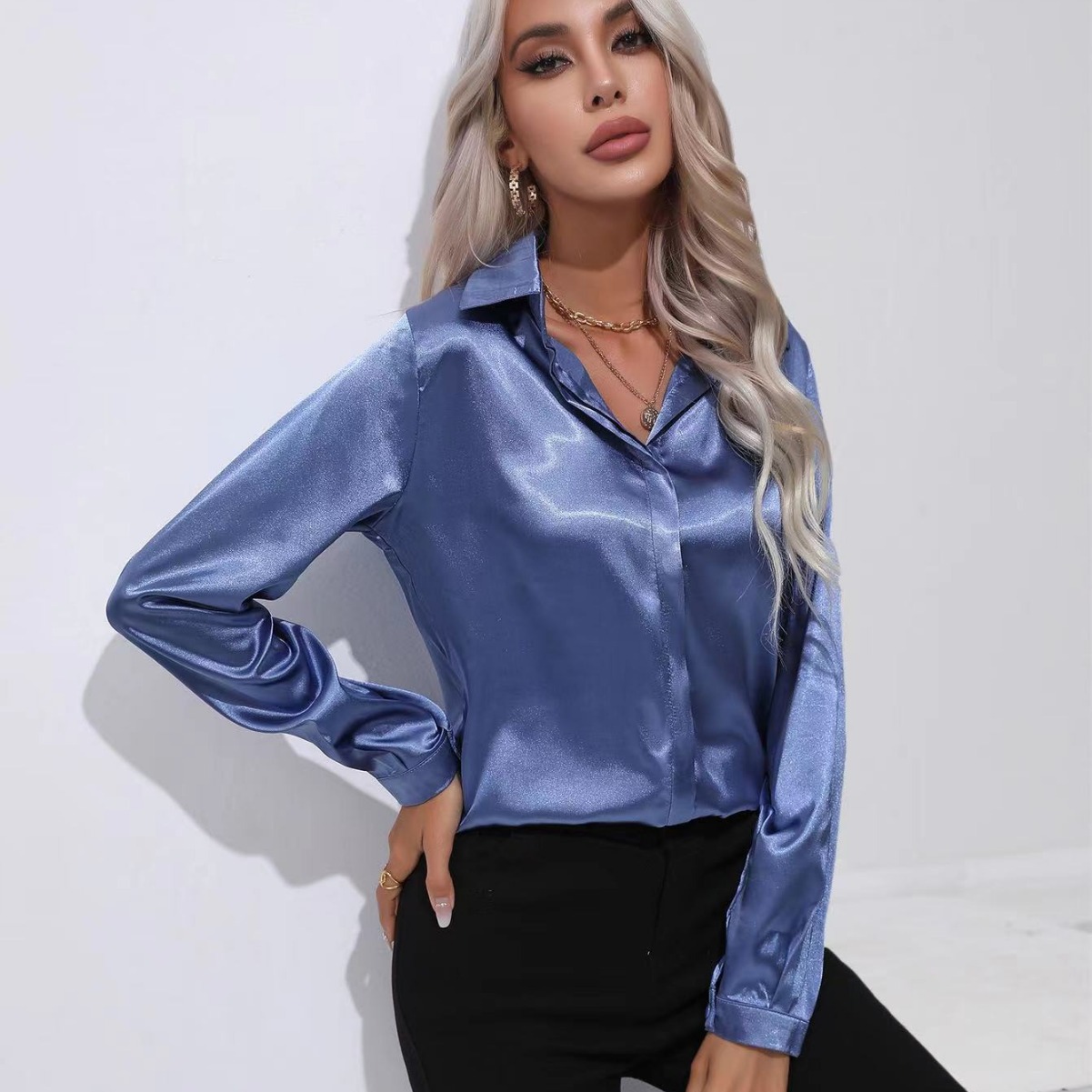 Chemise satin manches longues tempérament un bouton