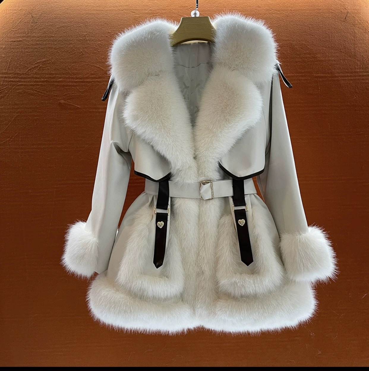 Manteau fourrure col imposant luxe femme