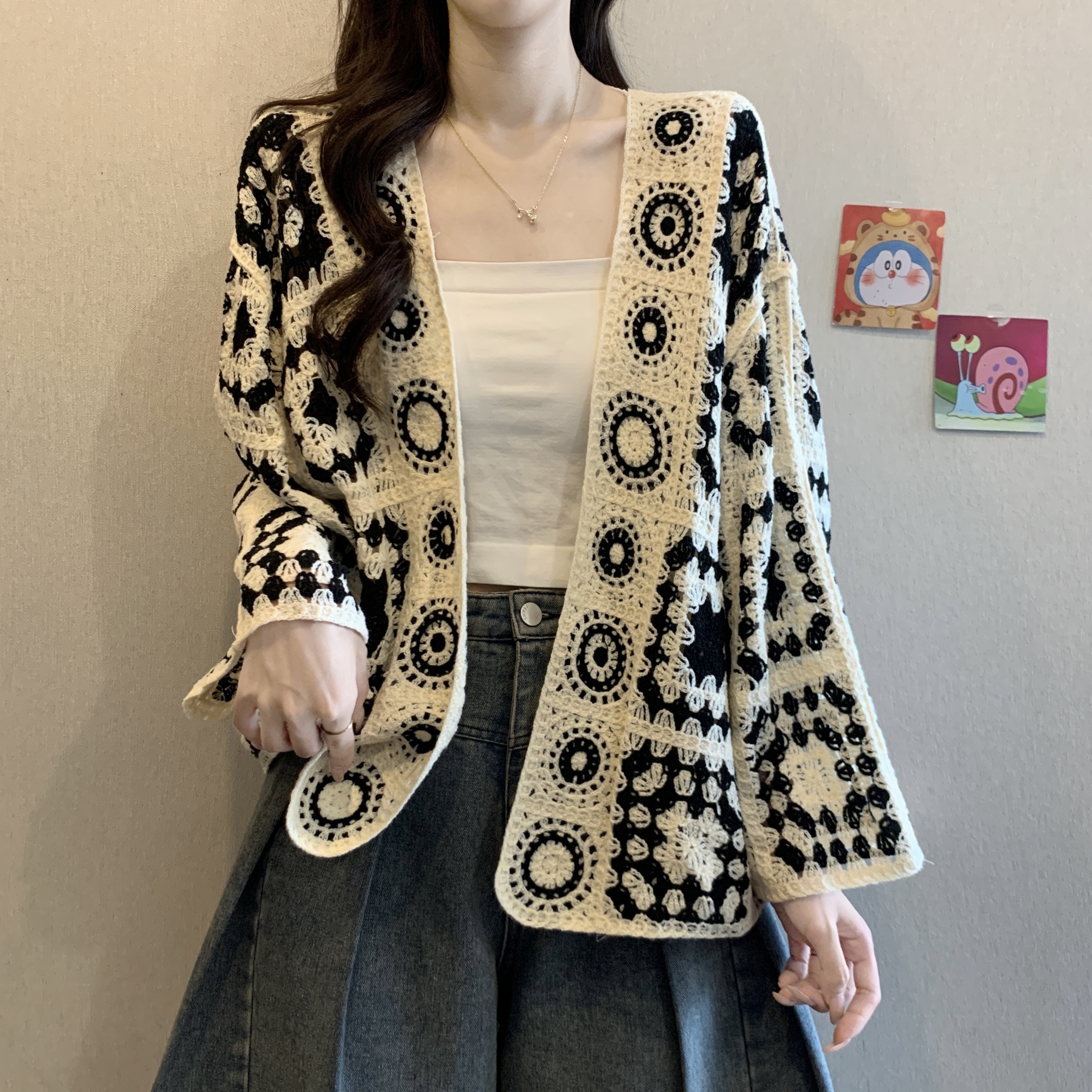 Cardigan tricot crochué ajouré manches longues