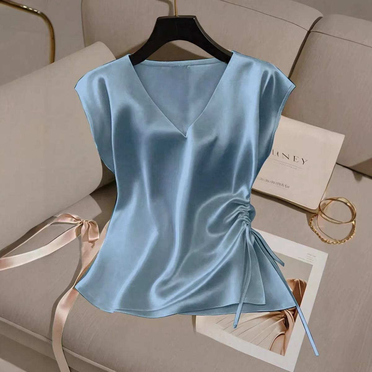 Camisole satiné col V cordon hem femme
