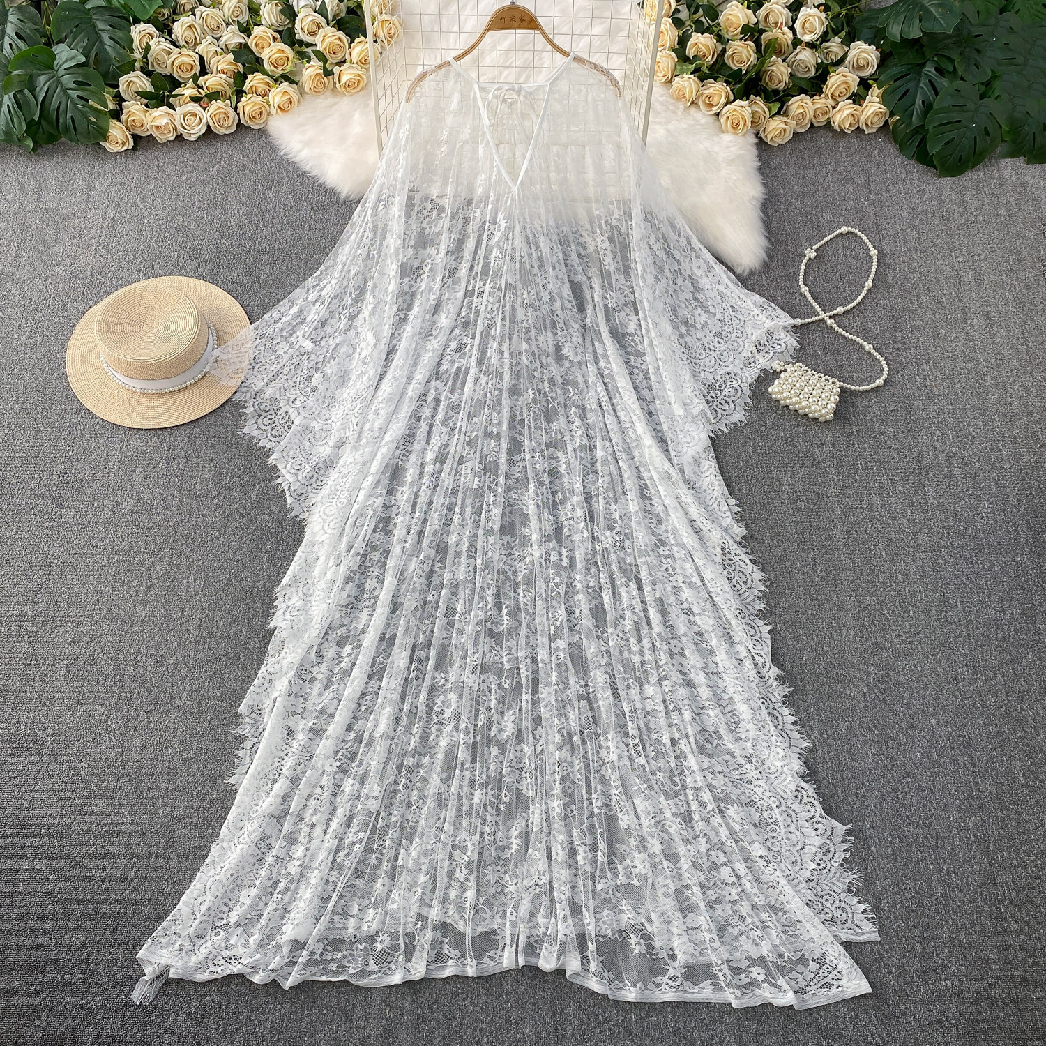 Robe femme dentelle col V manches évasées