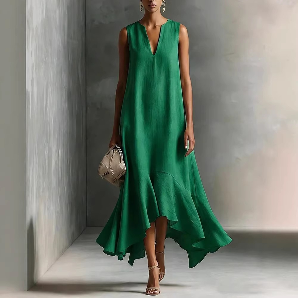 Robe asymétrique col V profond sans manches élégante