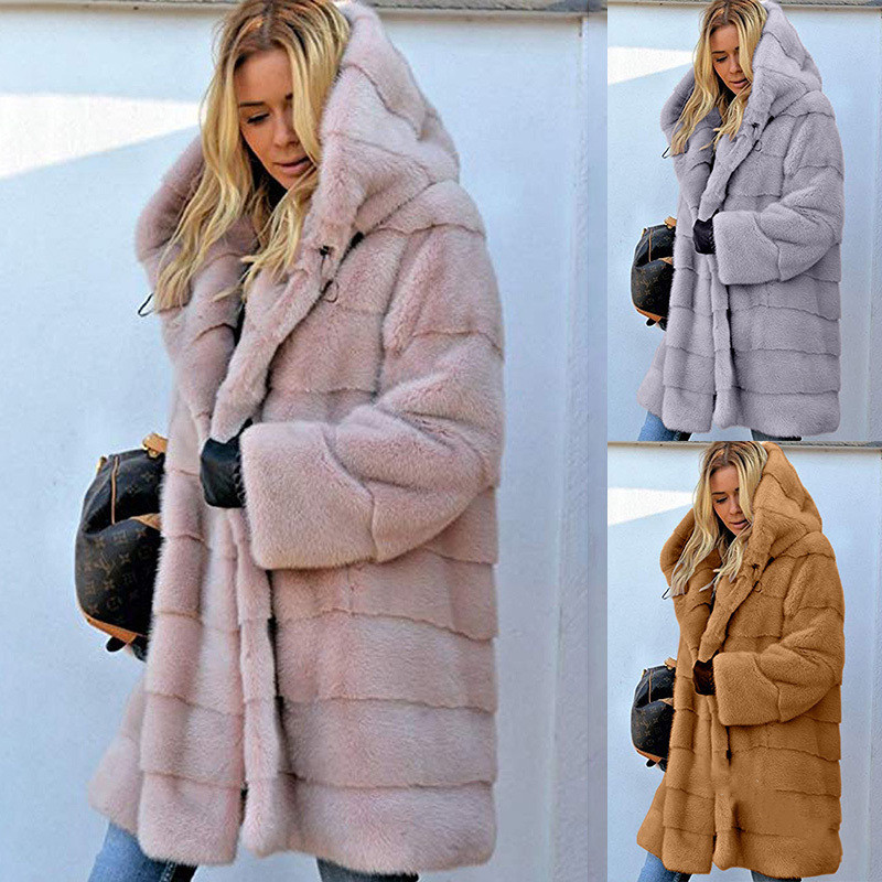 Manteau peluche ample capuchon uni imitation fourrure