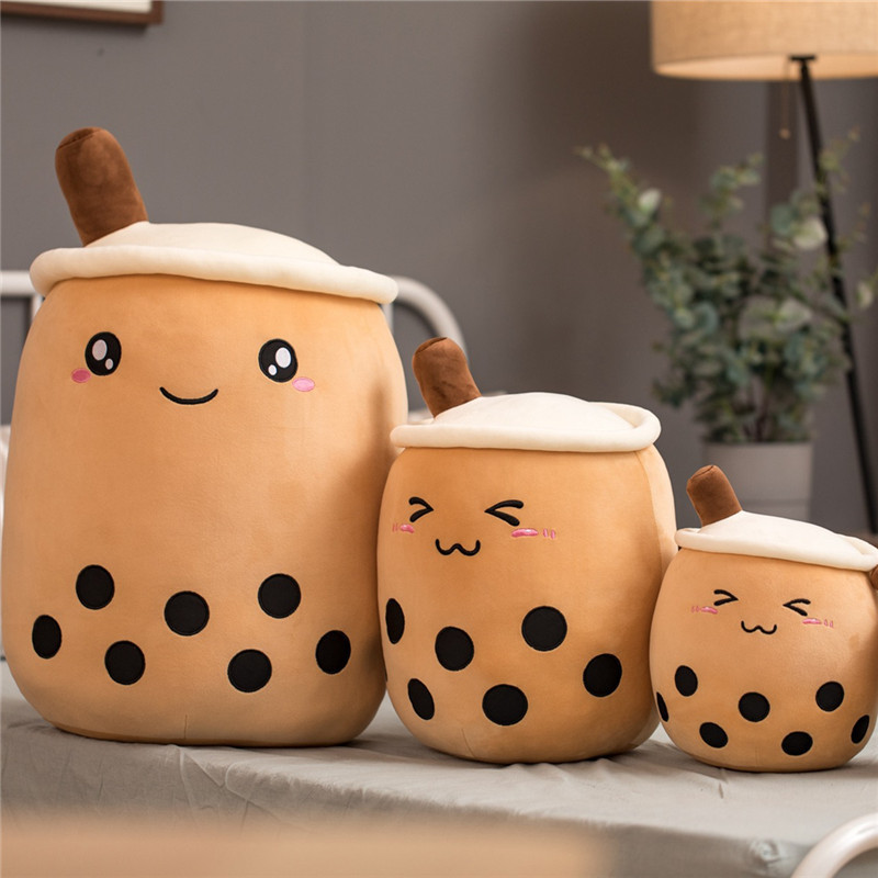 Peluche thé à bulles fraise lait kawaii